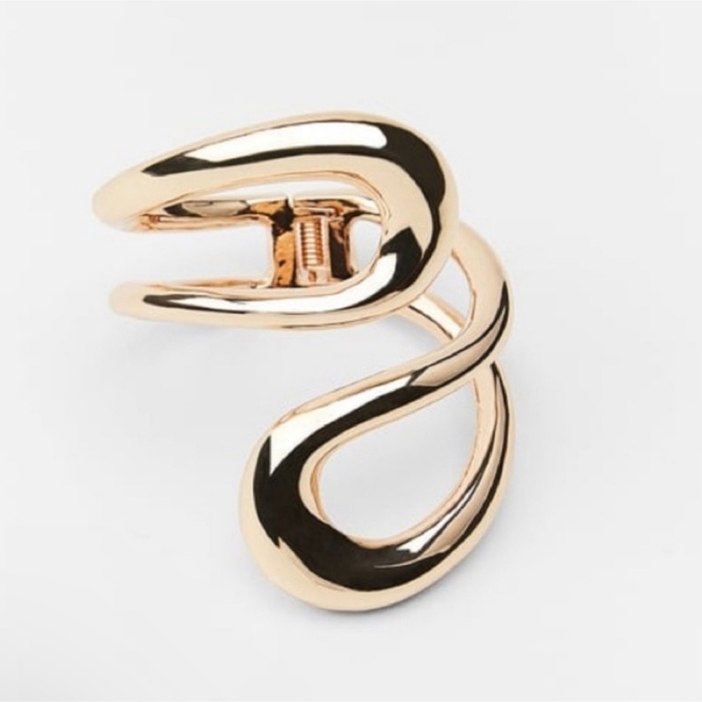 Zara Gold Large Bracelet NWT